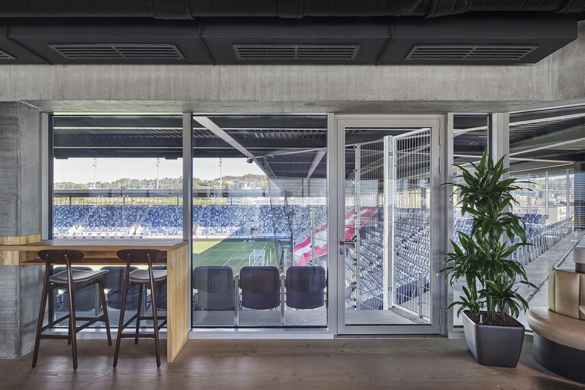 thermfix vario Fassaden, fuego light Fenster, unico Türen, fuego light Türen and unico Fenster - Fussballstadion La Tuilière, Lausanne located in Lausanne, Schweiz
