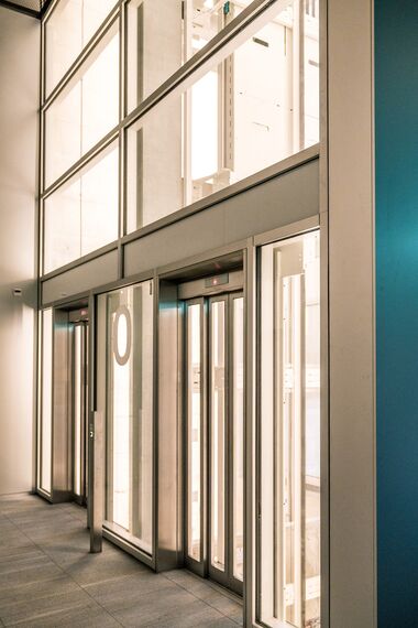 thermfix vario Fassaden, fuego light Türen, unico Türen and presto 50 Türen - The Circle, Zürich located in Zürich, Schweiz