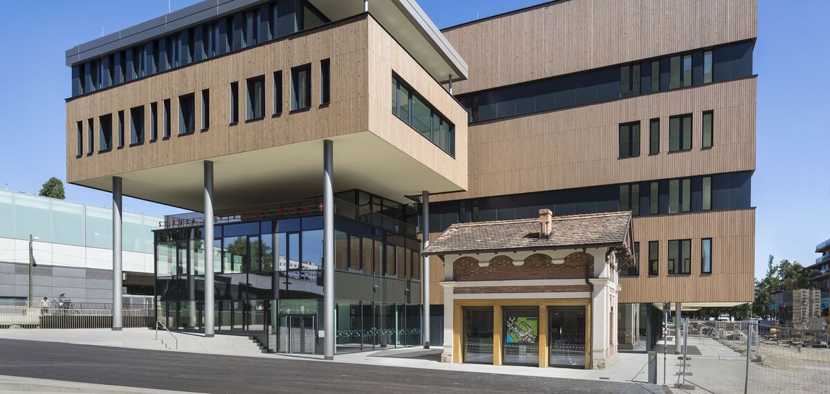 thermfix vario Fassaden, fuego light Fenster, presto 50 Türen and unico Türen - Olly-Schwarz-Schule in Wien located in Wien, Österreich