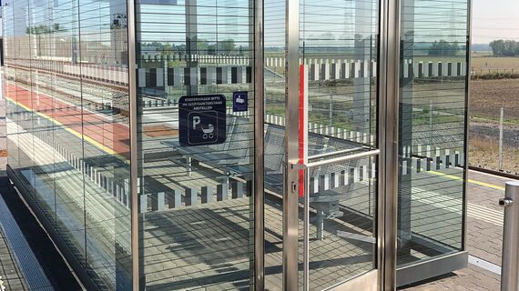 presto 50 Türen - ÖBB Wartekoje located in Graz, Österreich